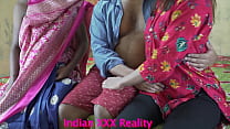 Азиатская сучка с непродолжительными волосиками отсасывает партнеру перед камерой